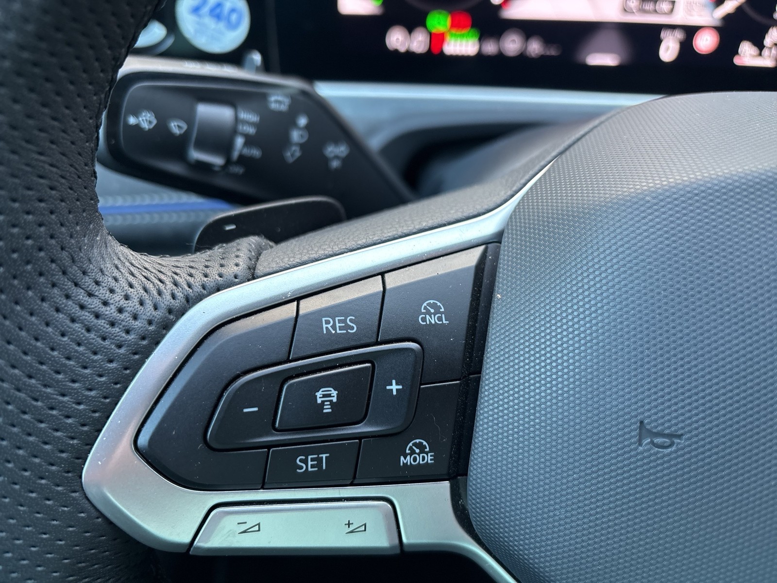 Volkswagen Passat Variant 1.5 HYBRID R-LINE BLACKSTYLE PANO