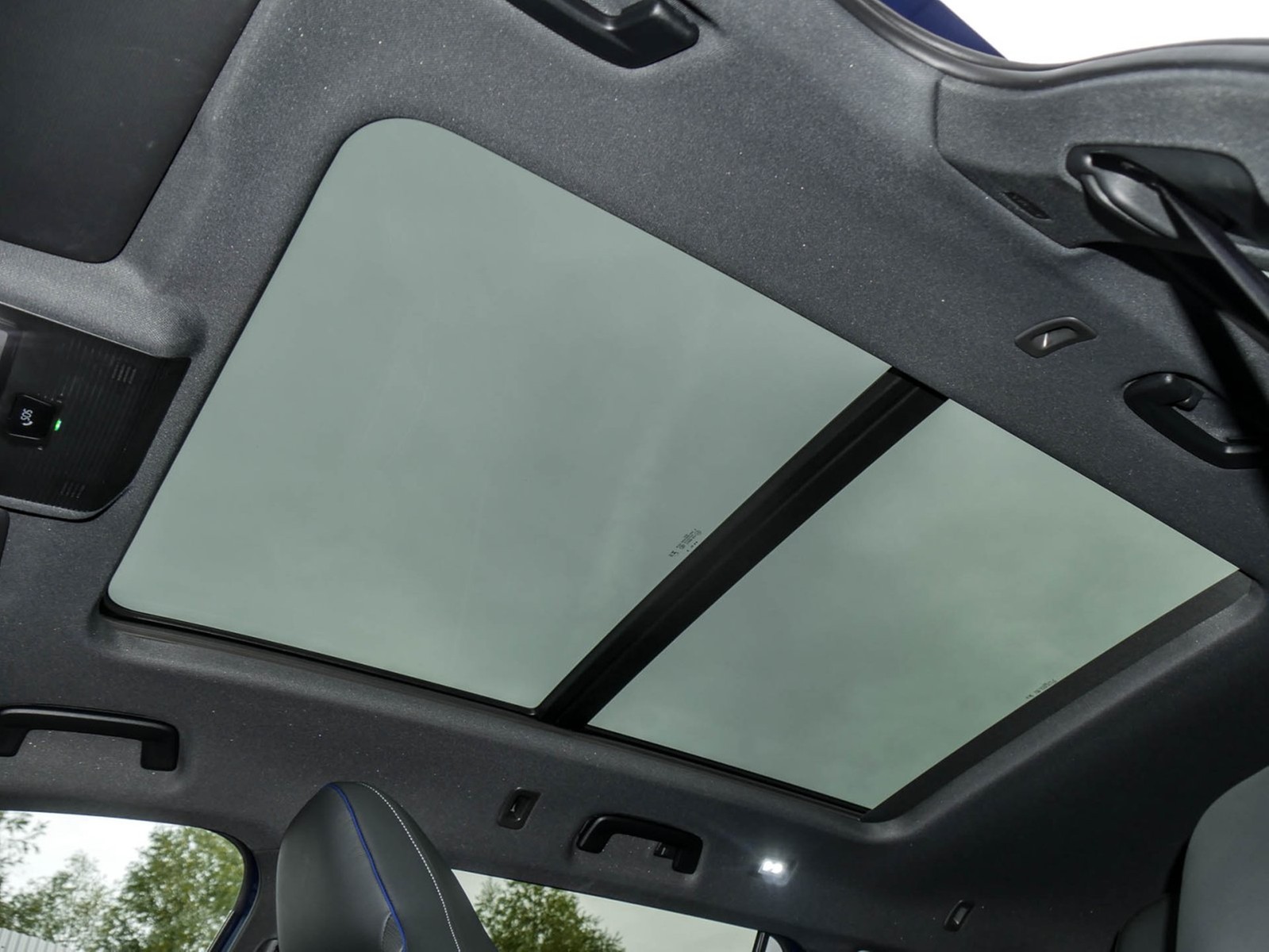 Volkswagen Passat Variant 1.5 HYBRID R-LINE NEUESMODELL AHK