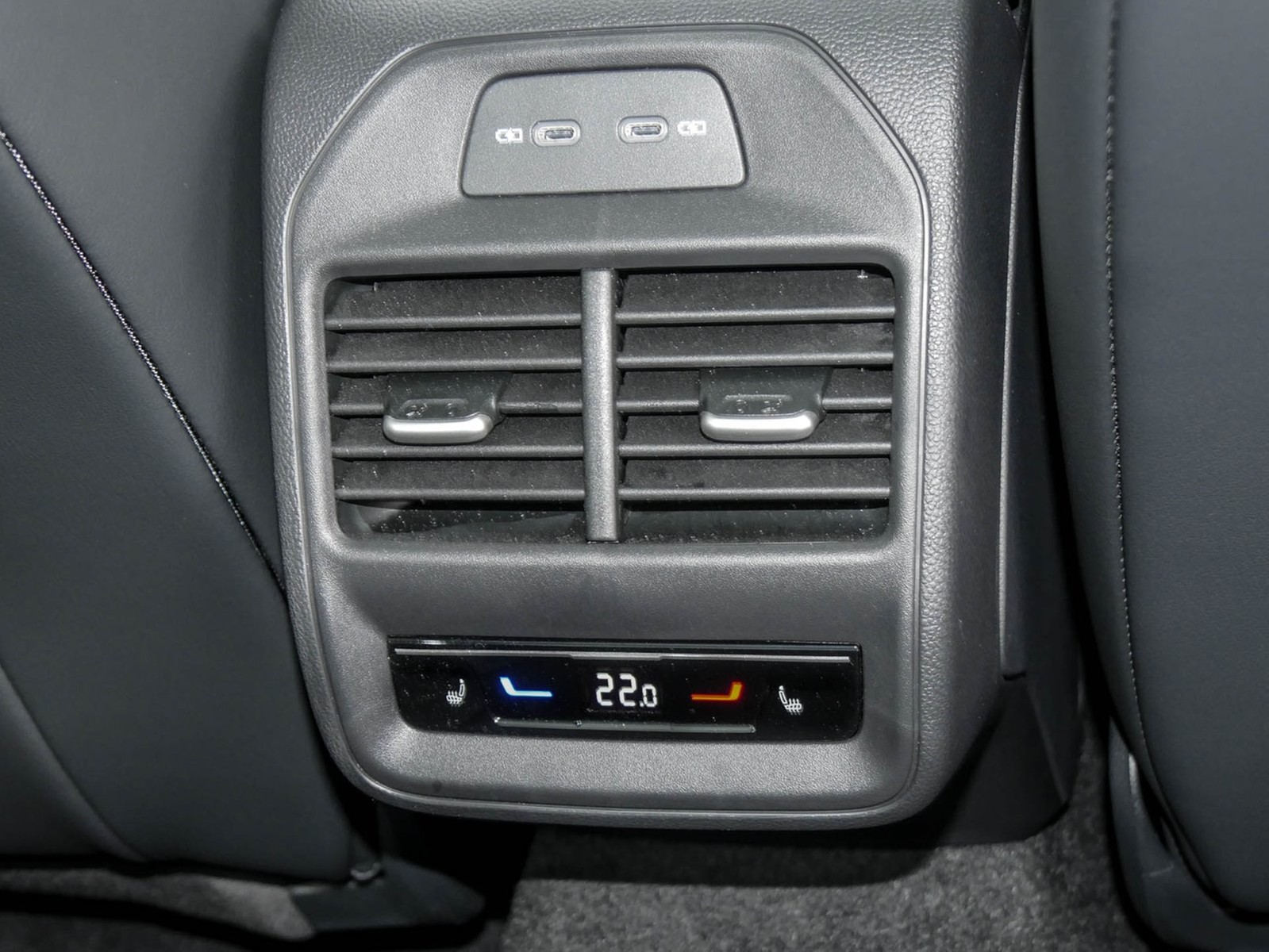 Volkswagen Passat Variant 1.5 HYBRID R-LINE NEUESMODELL AHK