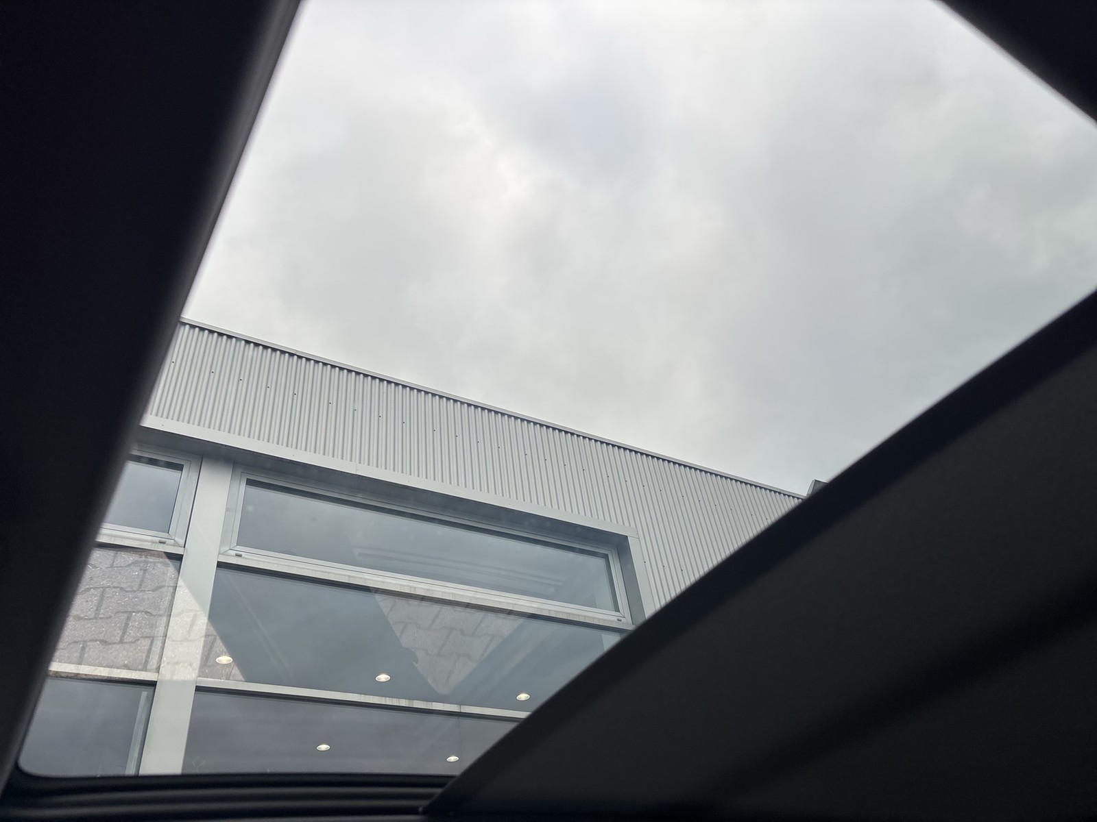 Volkswagen Passat Variant 1.5 HYBRID R-LINE NEUESMODELL AHK