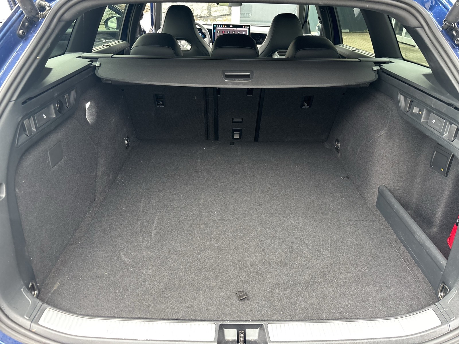 Volkswagen Passat Variant 1.5 HYBRID R-LINE NEUESMODELL AHK