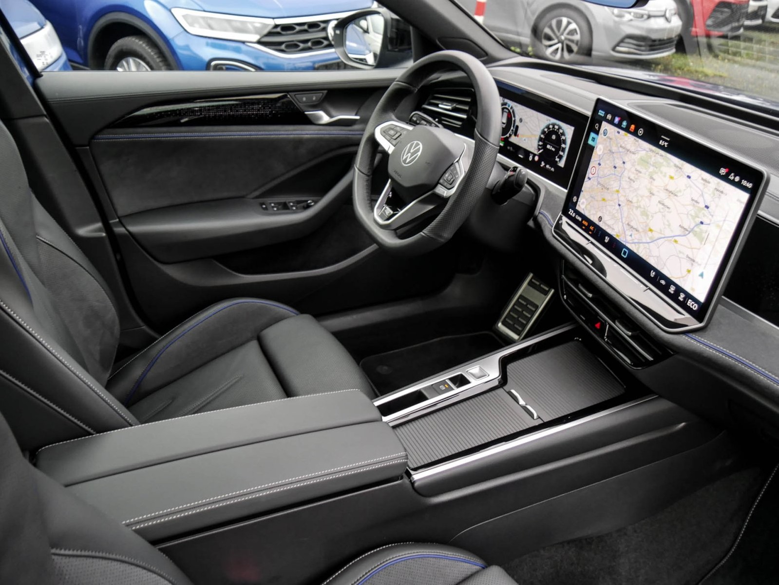 Volkswagen Passat Variant 1.5 HYBRID R-LINE NEUESMODELL AHK