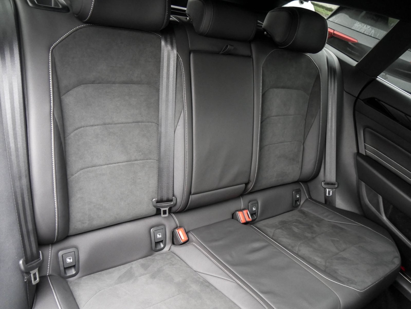 Volkswagen Arteon Shooting Brake 2.0 R-LINE AHK CAM LM18