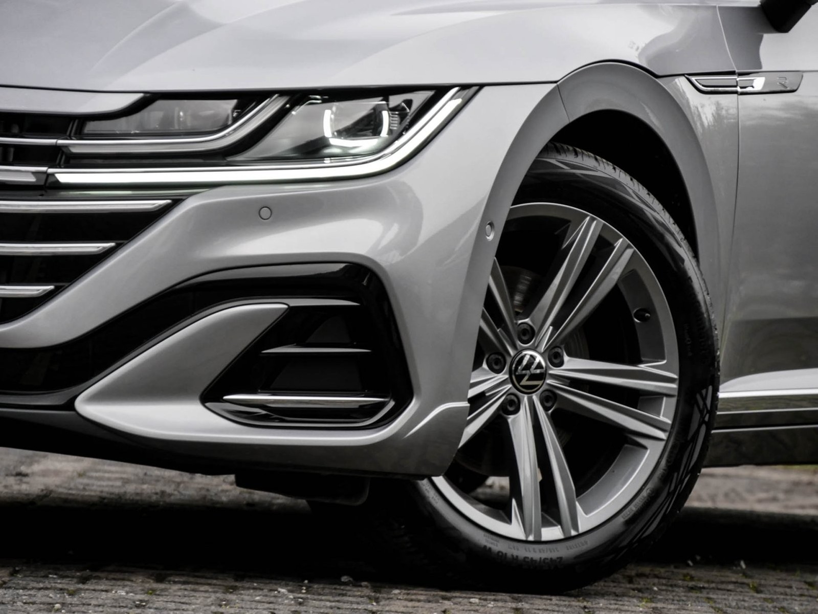 Volkswagen Arteon Shooting Brake 2.0 R-LINE AHK CAM LM18