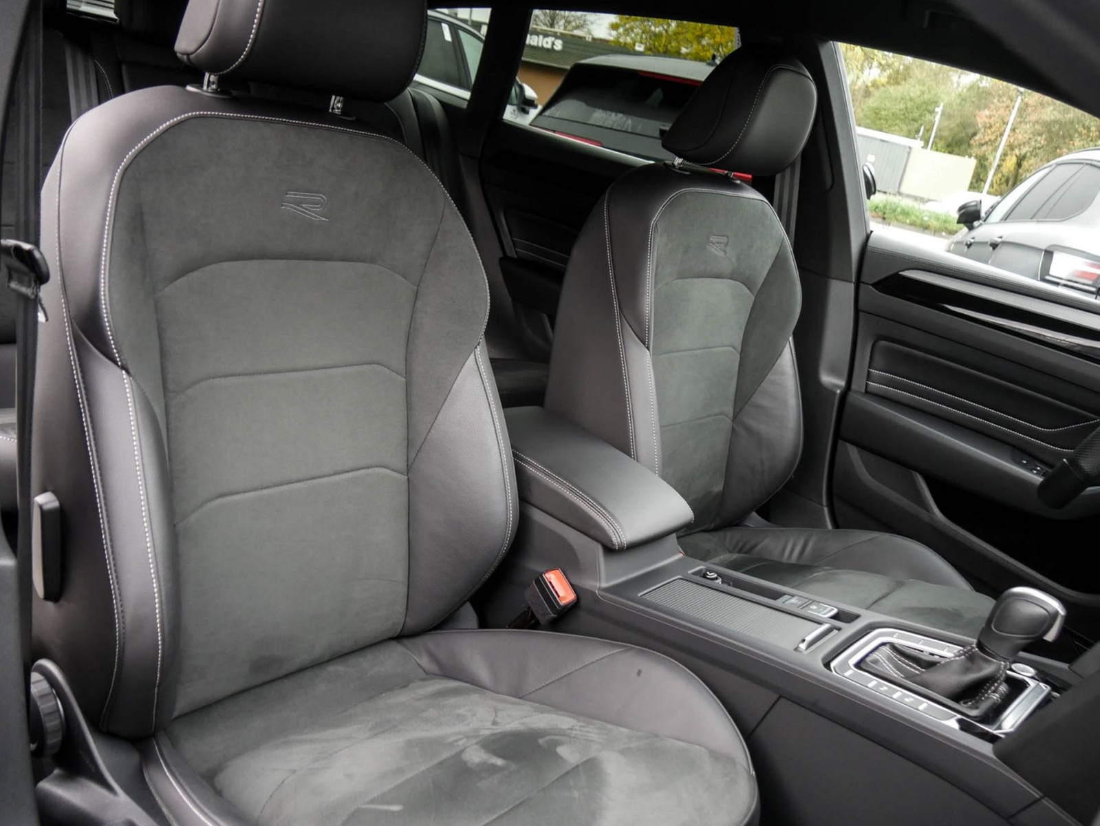 Volkswagen Arteon Shooting Brake 2.0 R-LINE AHK CAM LM18