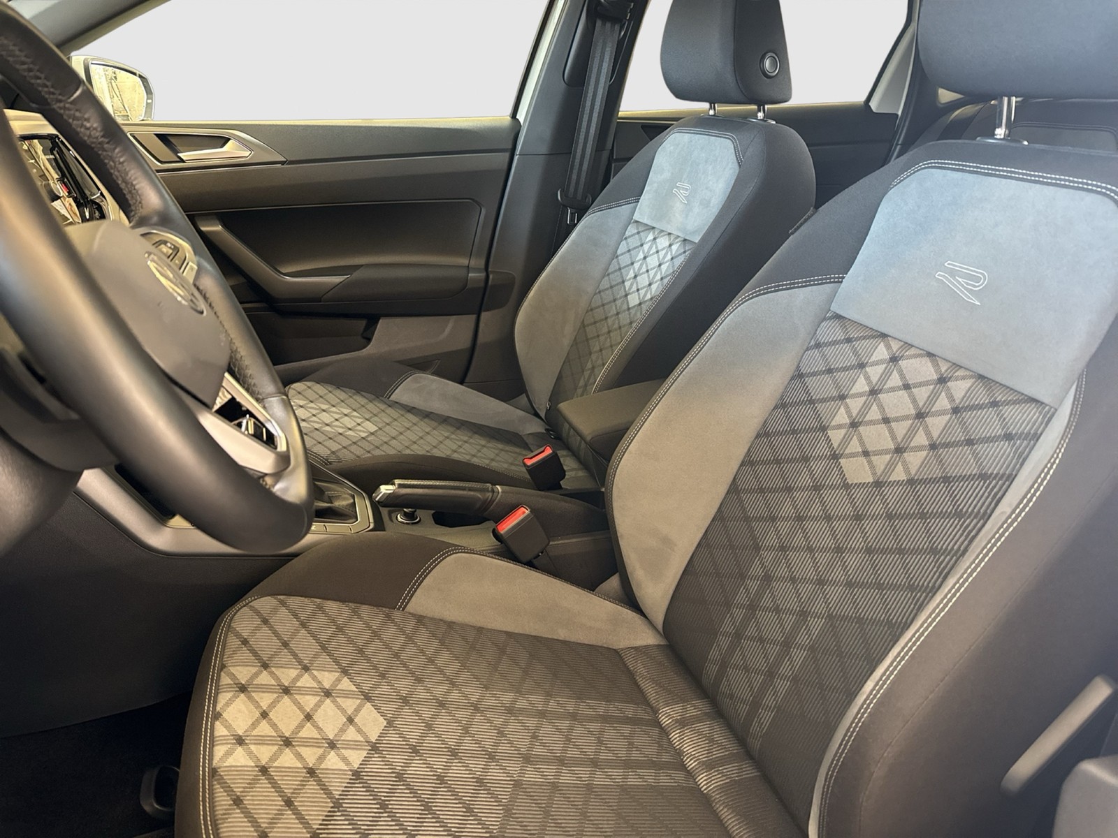 Volkswagen Polo 1.0 R-LINE CAM ACC NAVI MATRIX CARPLAY ALU