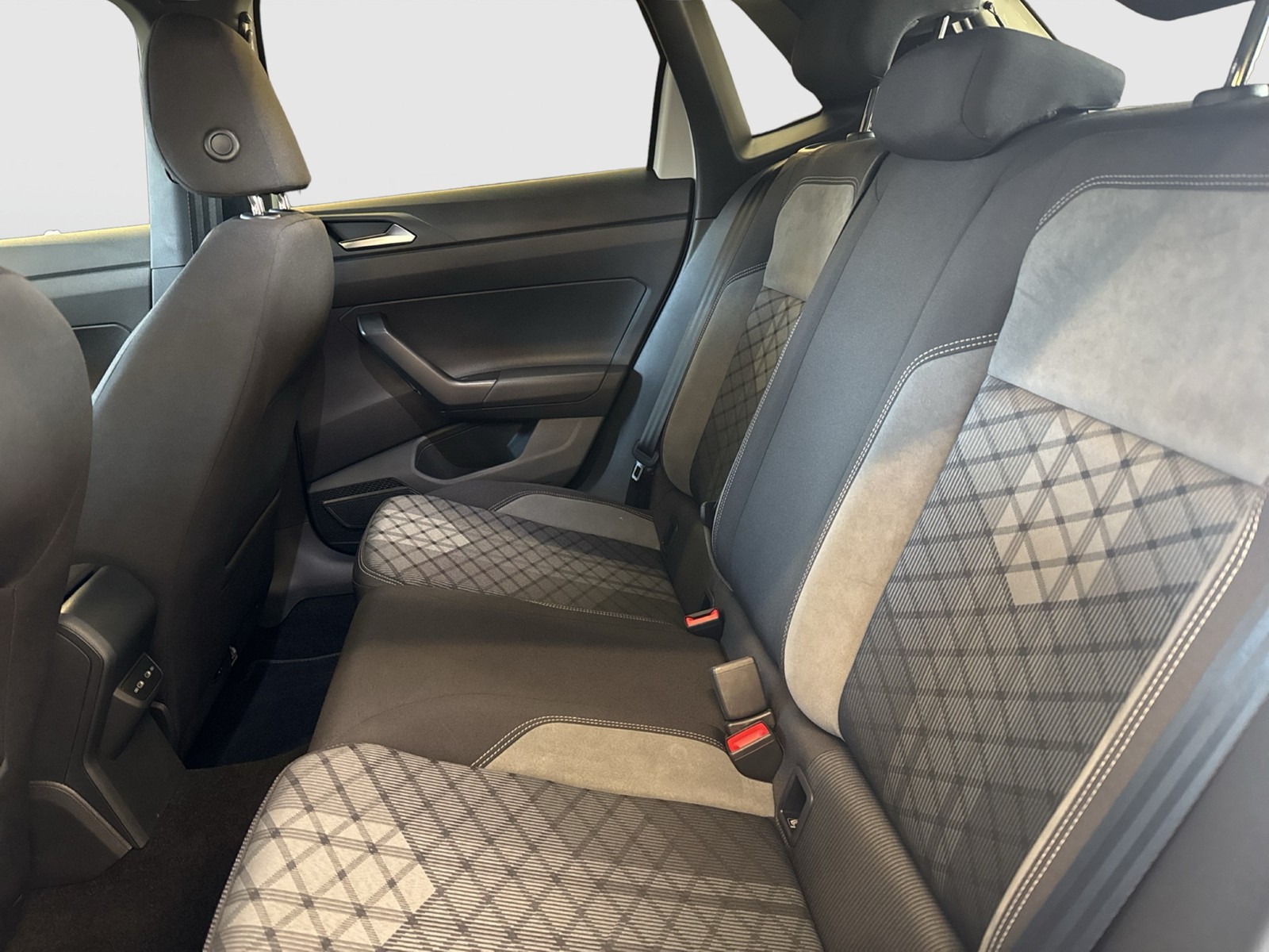 Volkswagen Polo 1.0 R-LINE CAM ACC NAVI MATRIX CARPLAY ALU