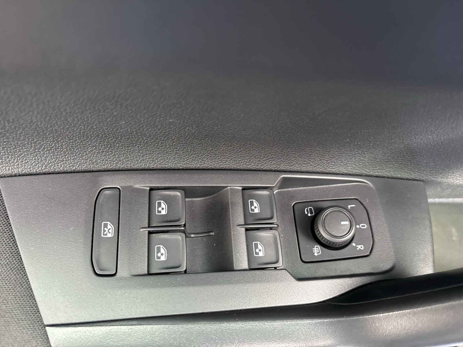 Volkswagen Taigo 1.0 LIFE CAM CARPLAY ALU SITZHEIZUNG LED