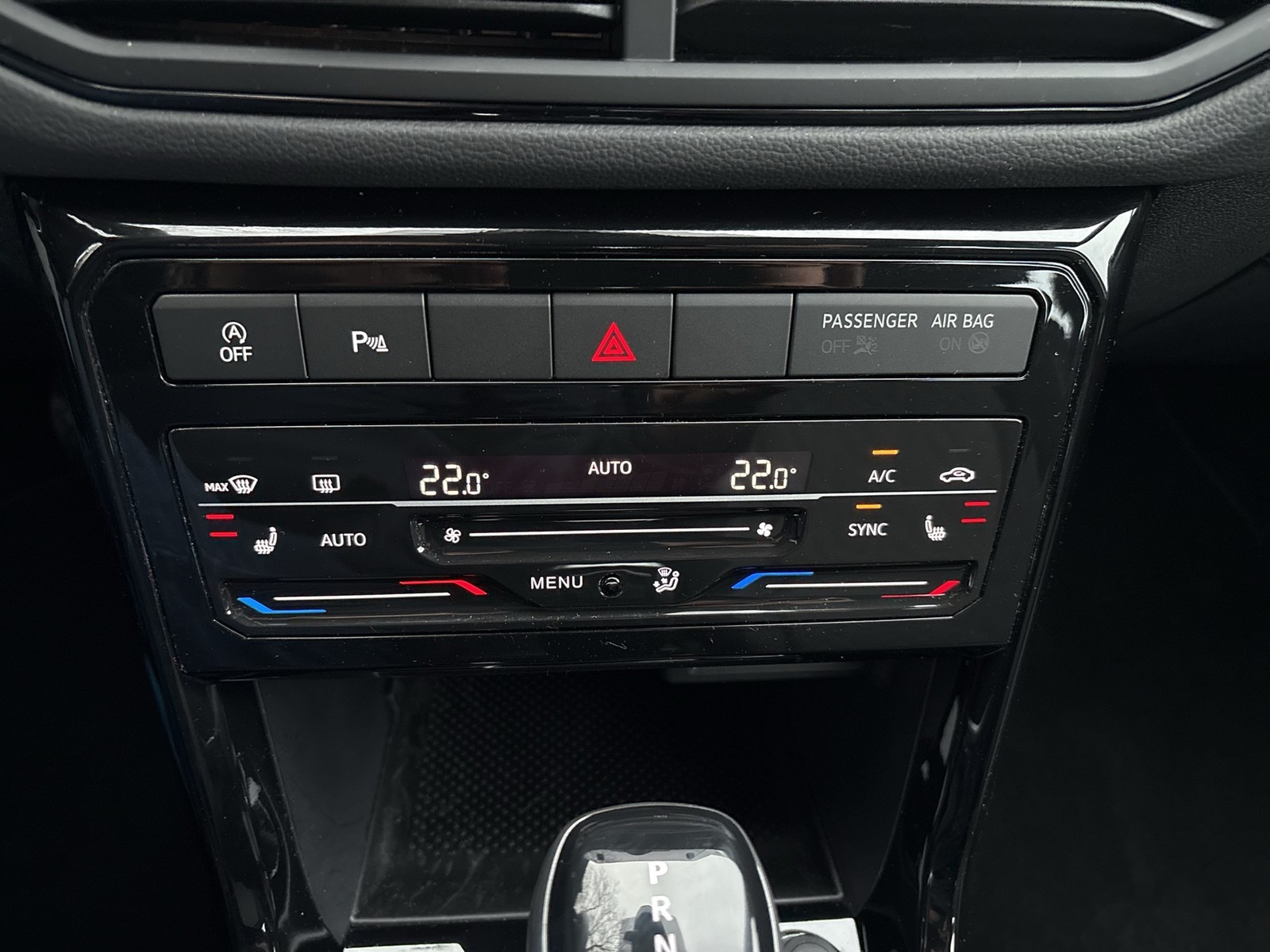 Volkswagen T-Cross 1.0 LIFE CAM ACC NAVI ALU SITZHEIZUNG