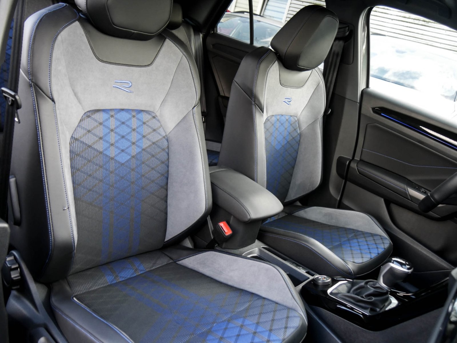 Volkswagen T-Roc 2.0 R BLACK STYLE 4X4 BEATS CAM LM19 NAVI