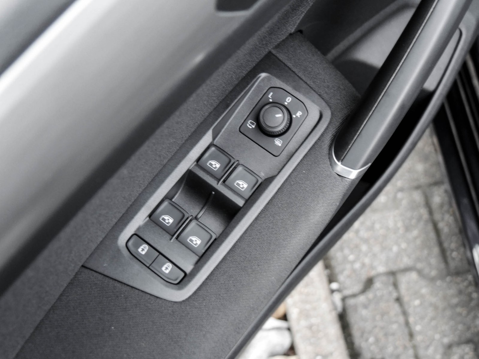 Volkswagen Touran 1.5 COMFORTLINE 7SITZE CAM ACC CARPLAY