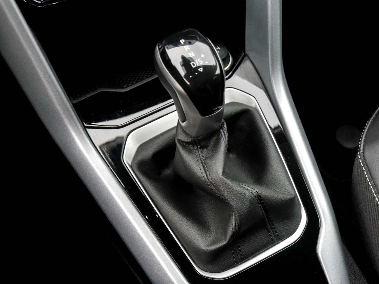 Volkswagen T-Roc 2.0 GOAL ACC LM17 NAVI CARPLAY SITZHEIZUNG