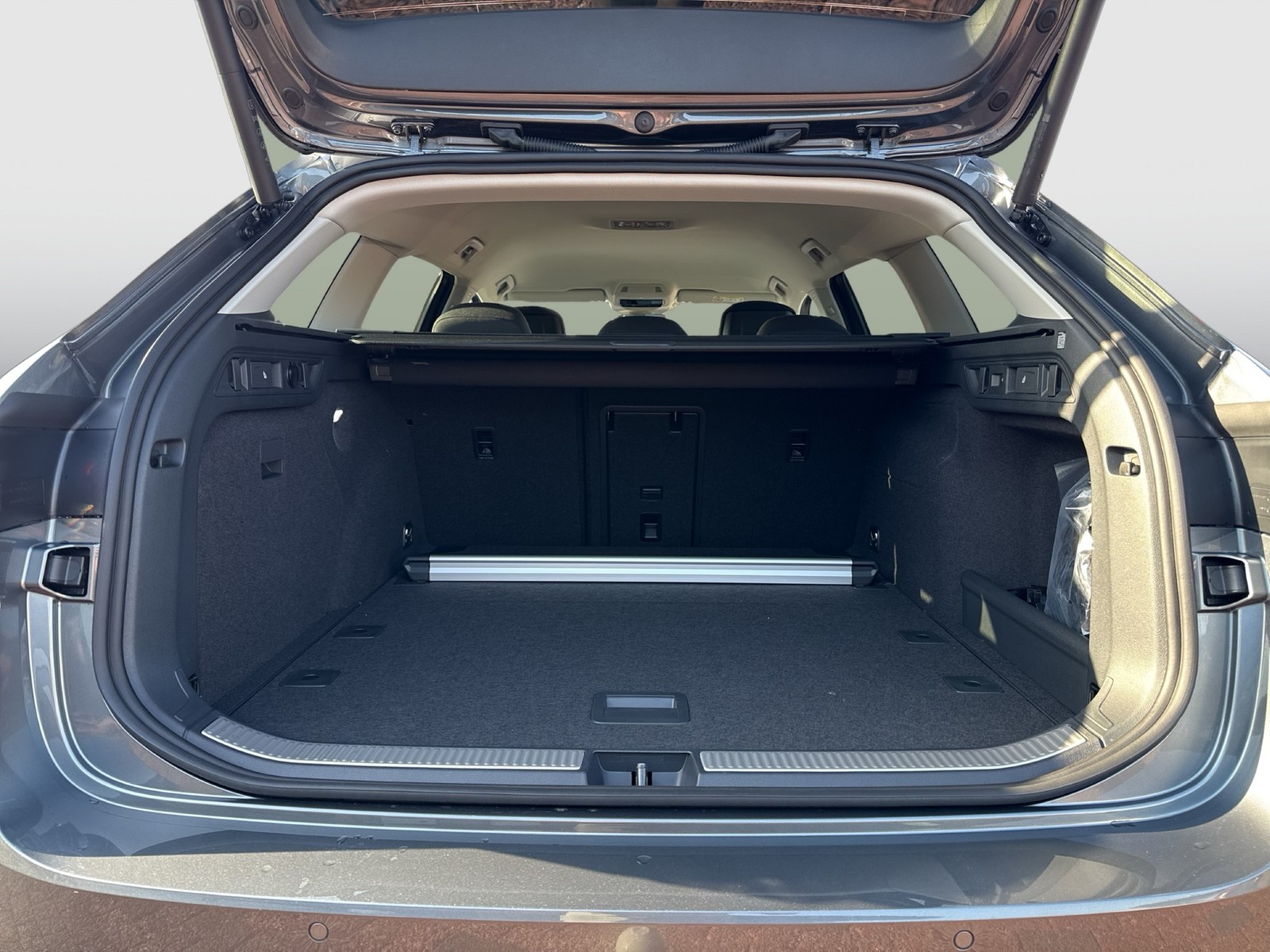 Skoda Superb Combi 2.0 SELECTION 4X4 AHK CAM E-KLAPPE