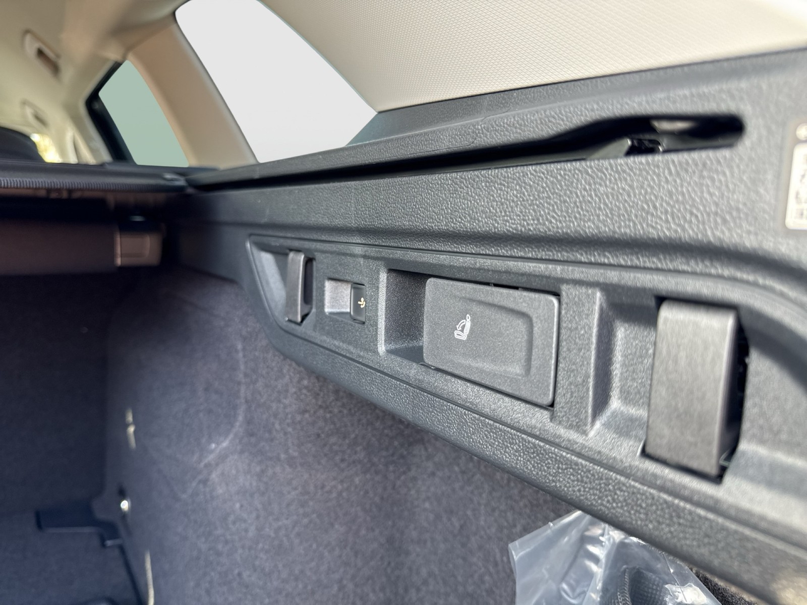 Skoda Superb Combi 2.0 SELECTION 4X4 AHK CAM E-KLAPPE