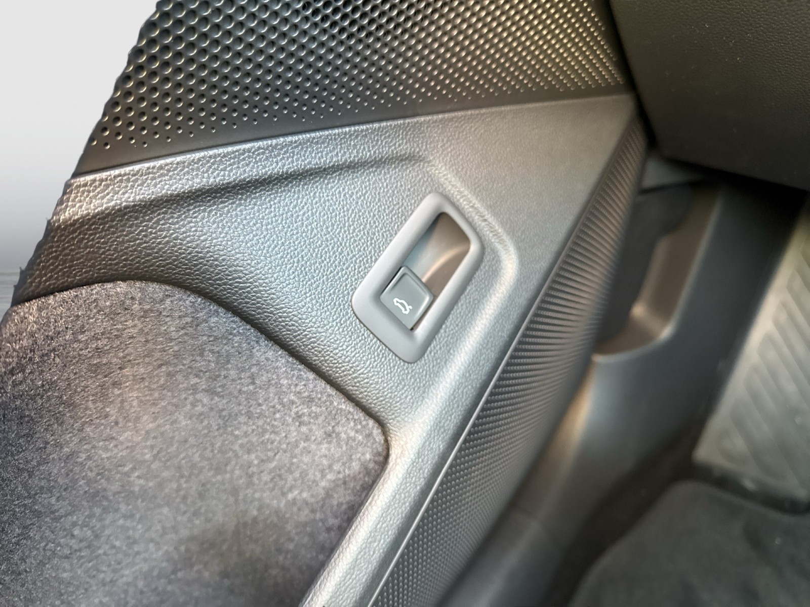 Skoda Superb Combi 2.0 SELECTION 4X4 AHK CAM E-KLAPPE