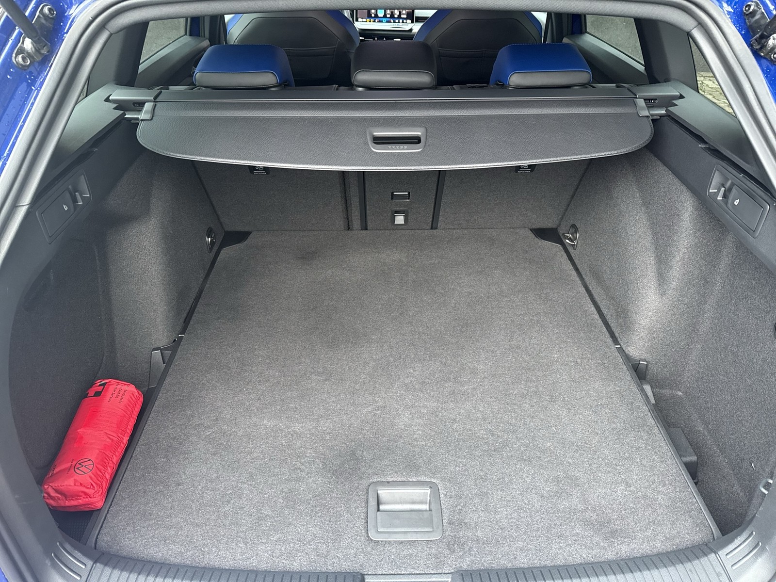 Volkswagen Golf Variant VIII 2.0 R 4X4 FACELIFT CAM ACC 19Z