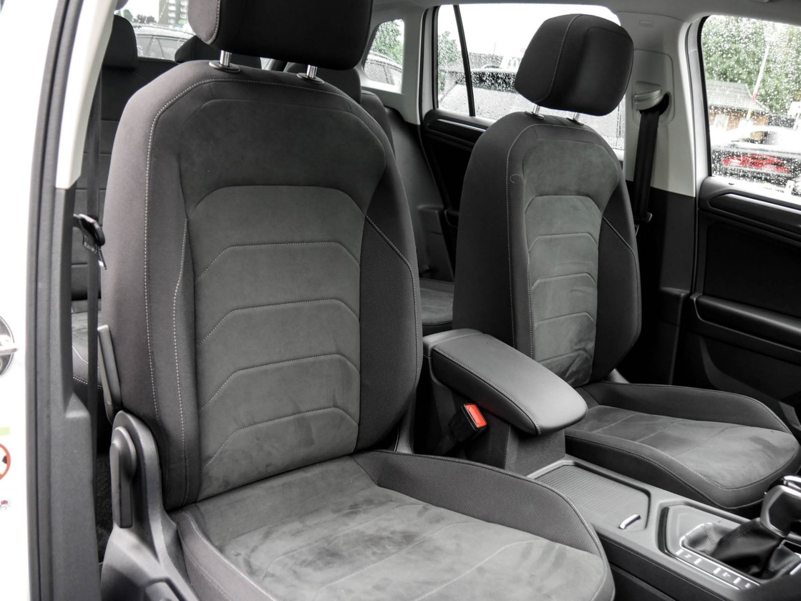 Volkswagen Tiguan 1.4 HYBRID ELEGANCE PANO ACC LM18 NAVI