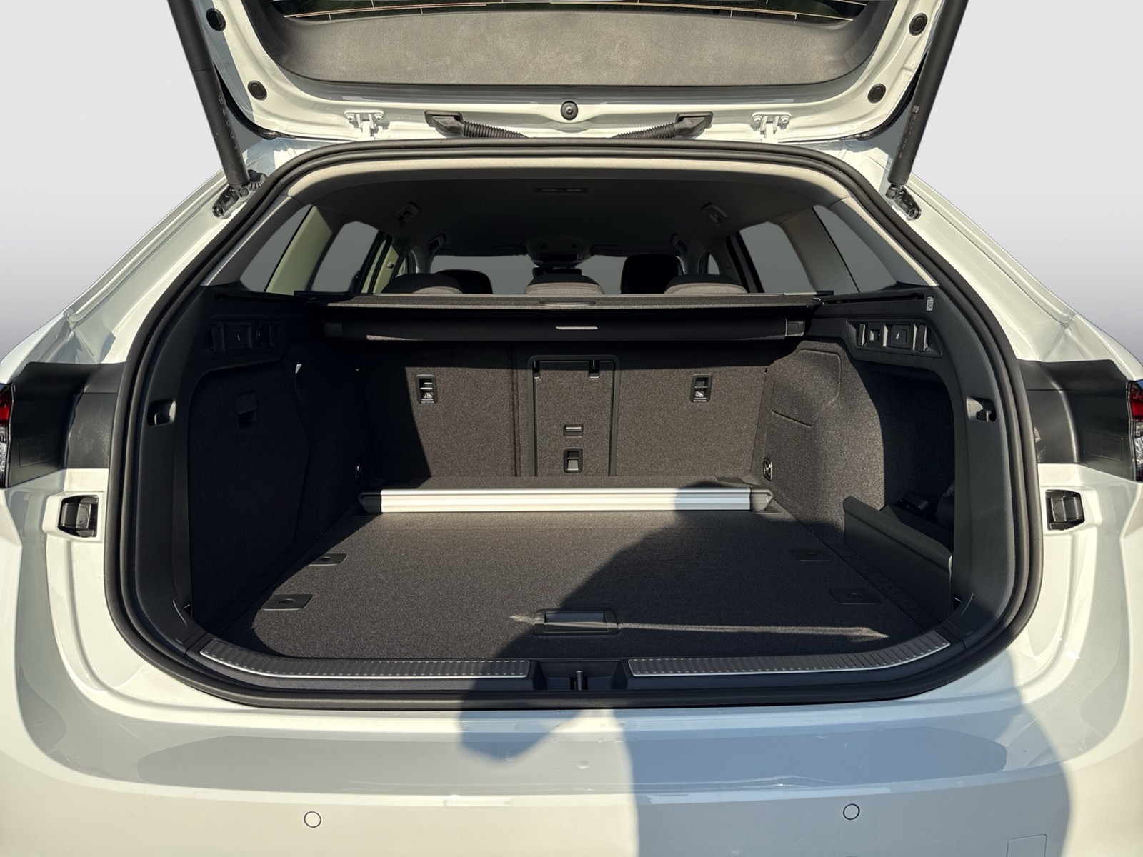 Skoda Superb Combi 2.0 SELECTION 4X4 AHK CAM E-KLAPPE