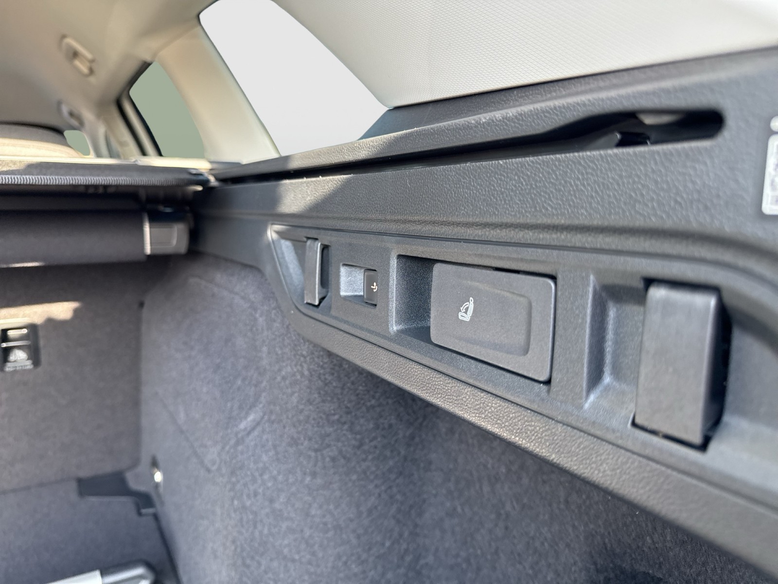 Skoda Superb Combi 2.0 SELECTION 4X4 AHK CAM E-KLAPPE