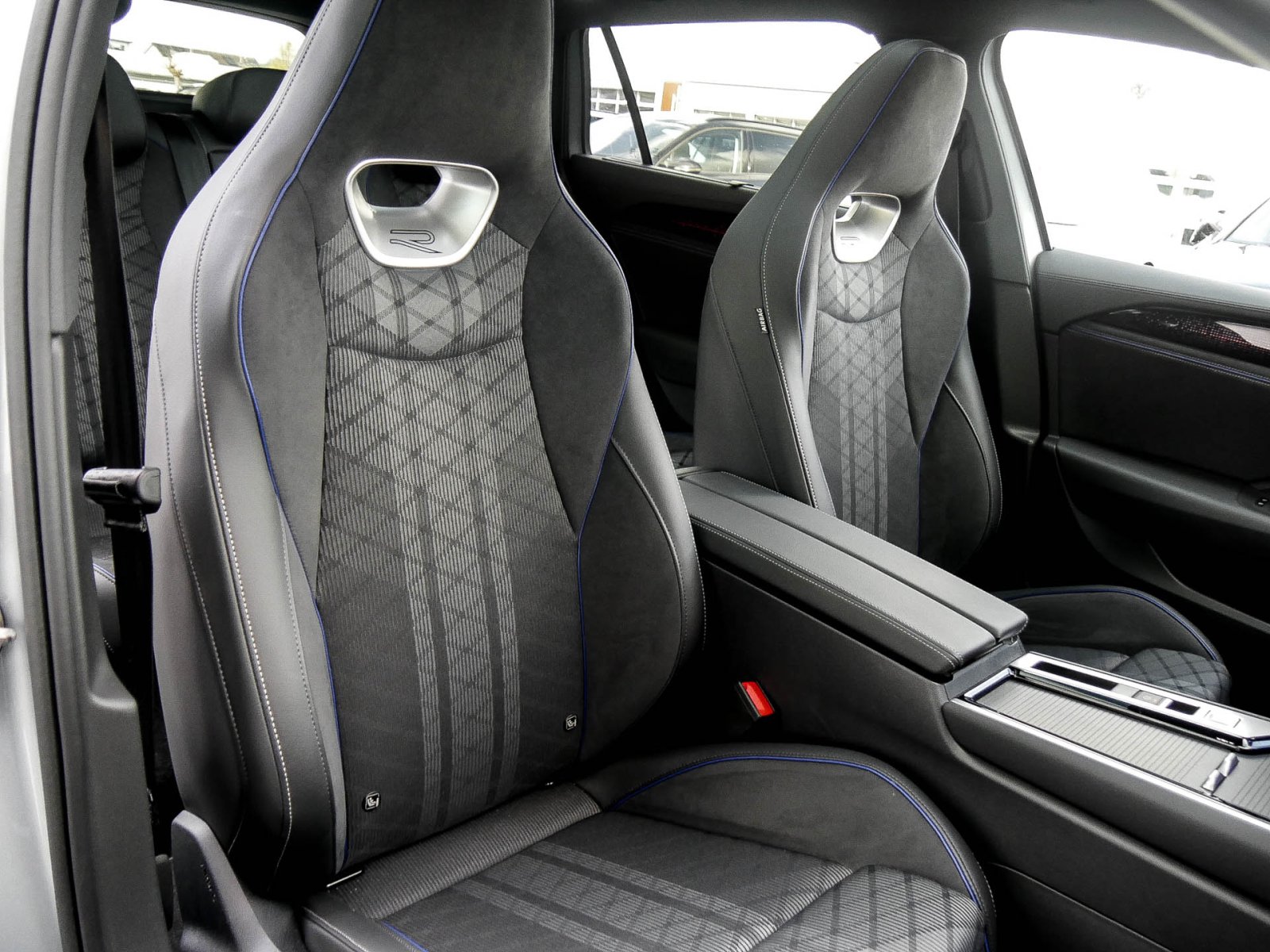 Volkswagen Passat Variant 2.0 TDI R-LINE DSG