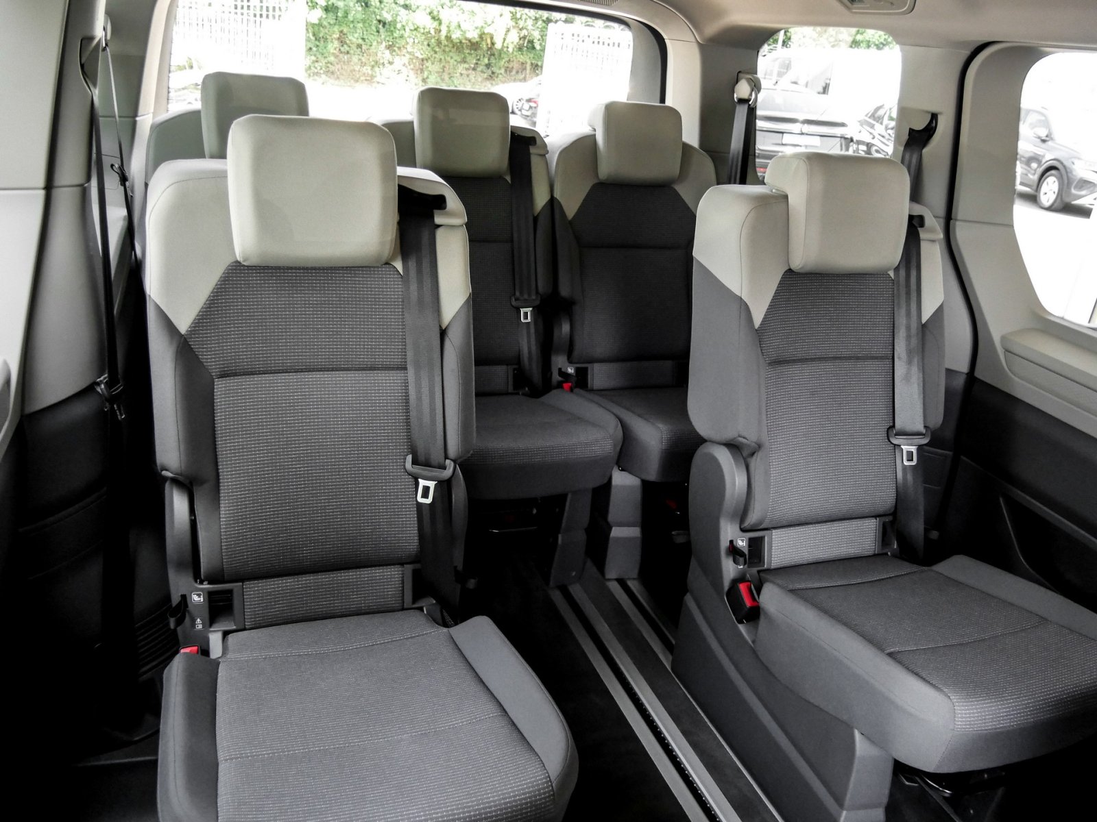Volkswagen T7 Multivan 2.0 AHK CAM LM17 EKLAPPE NAVI SITZHZ