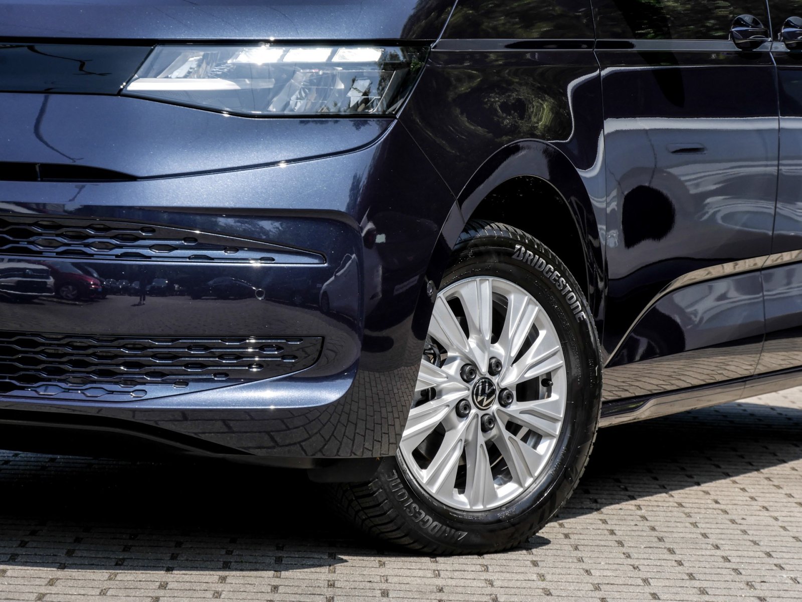Volkswagen T7 Multivan 2.0 AHK CAM LM17 EKLAPPE NAVI SITZHZ