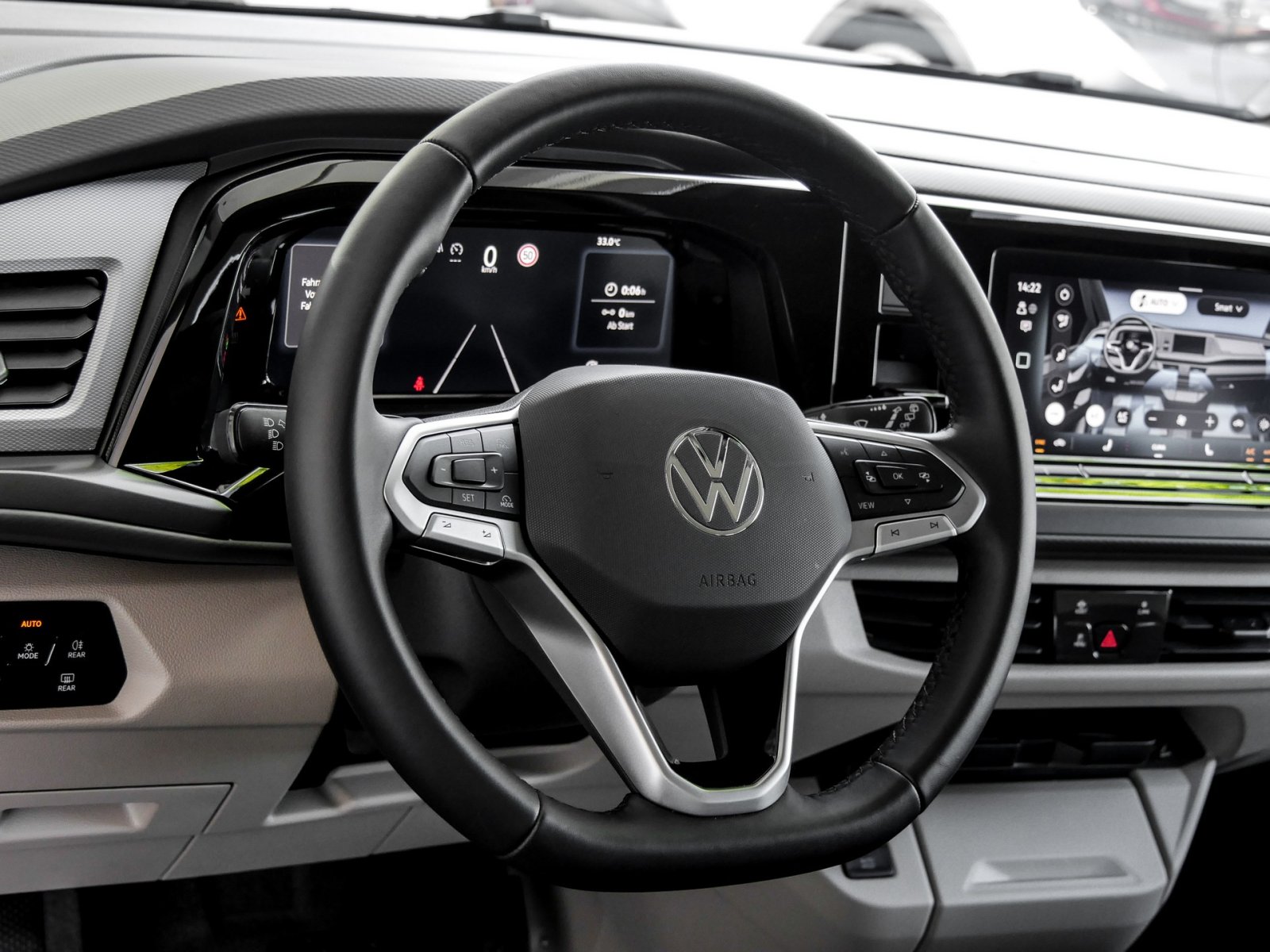 Volkswagen T7 Multivan 2.0 AHK CAM LM17 EKLAPPE NAVI SITZHZ