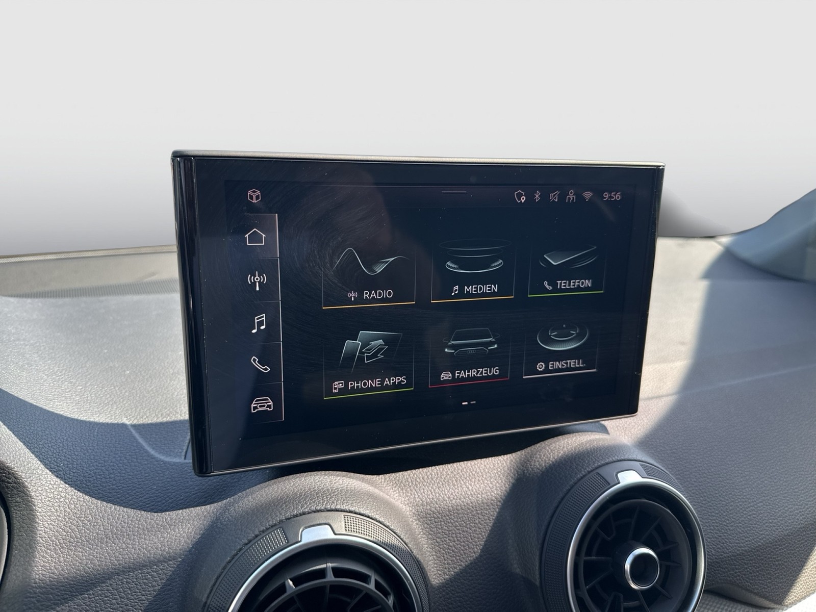 Audi Q2 35 advanced BLACKPAK CAM LM18 EKLAPPE CARPLAY