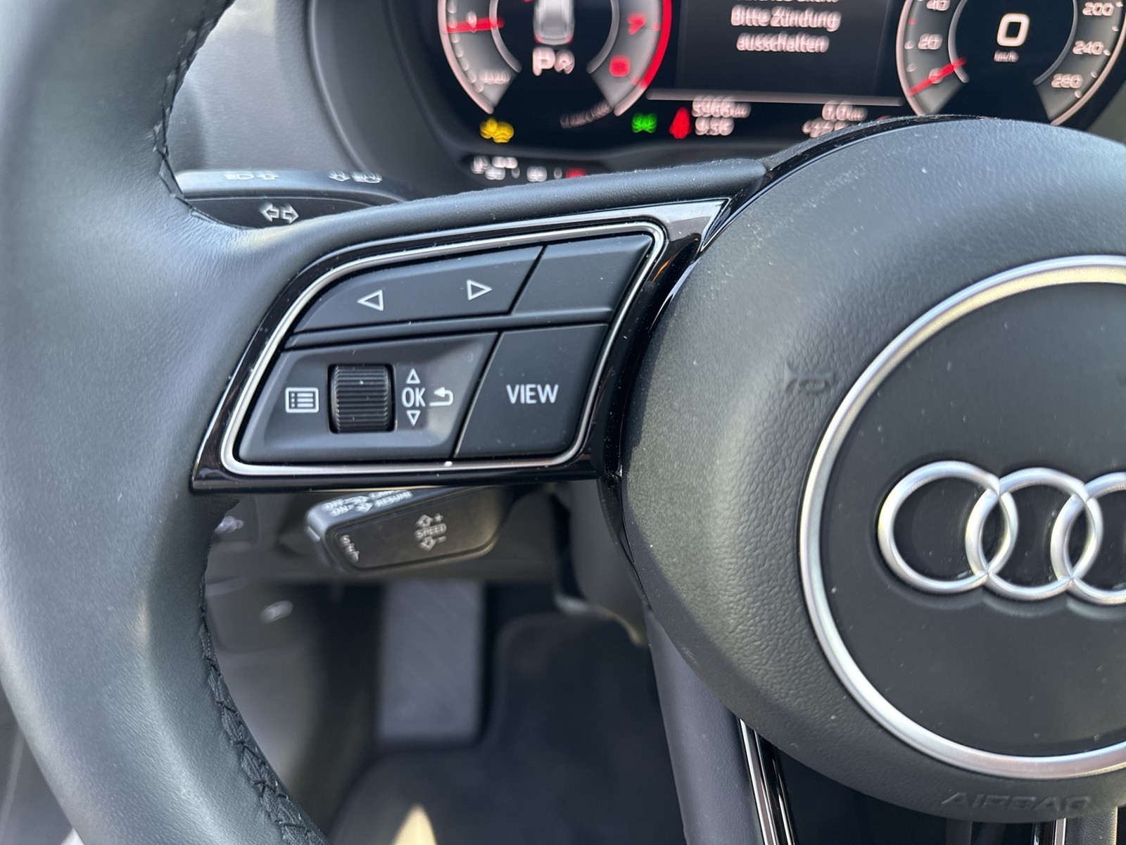 Audi Q2 35 advanced BLACKPAK CAM LM18 EKLAPPE CARPLAY