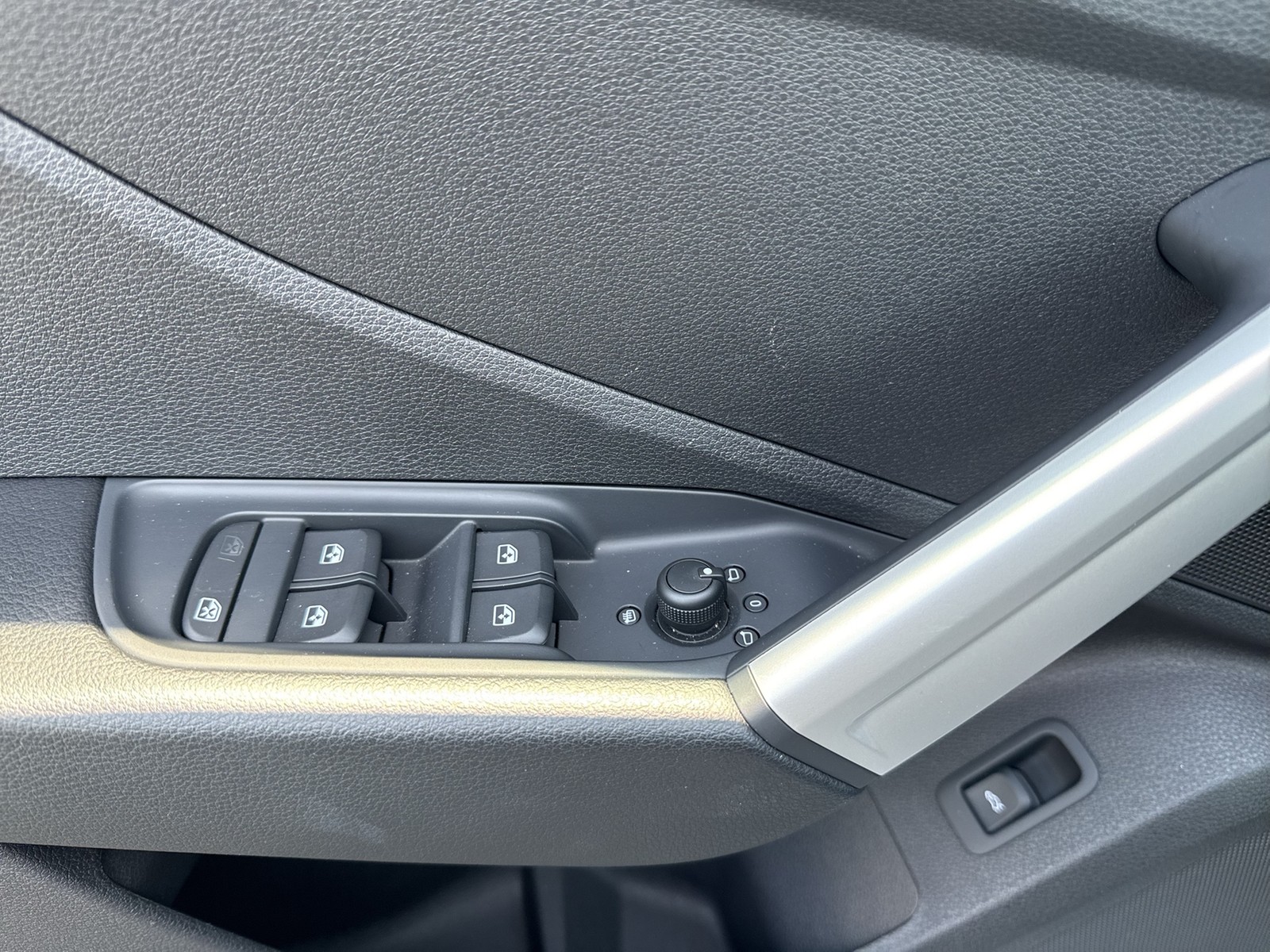 Audi Q2 35 advanced BLACKPAK CAM LM18 EKLAPPE CARPLAY