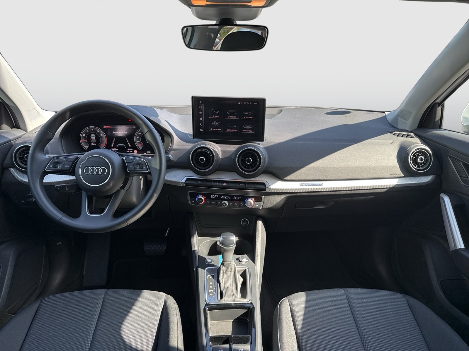 Audi Q2 35 advanced BLACKPAK CAM LM18 EKLAPPE CARPLAY