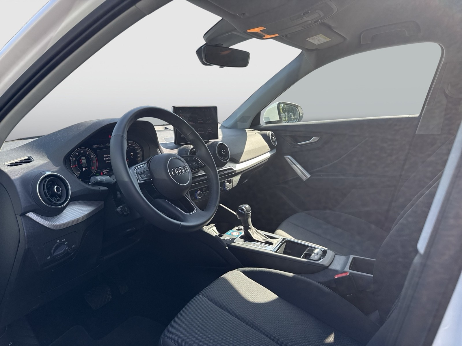 Audi Q2 35 advanced BLACKPAK CAM LM18 EKLAPPE CARPLAY