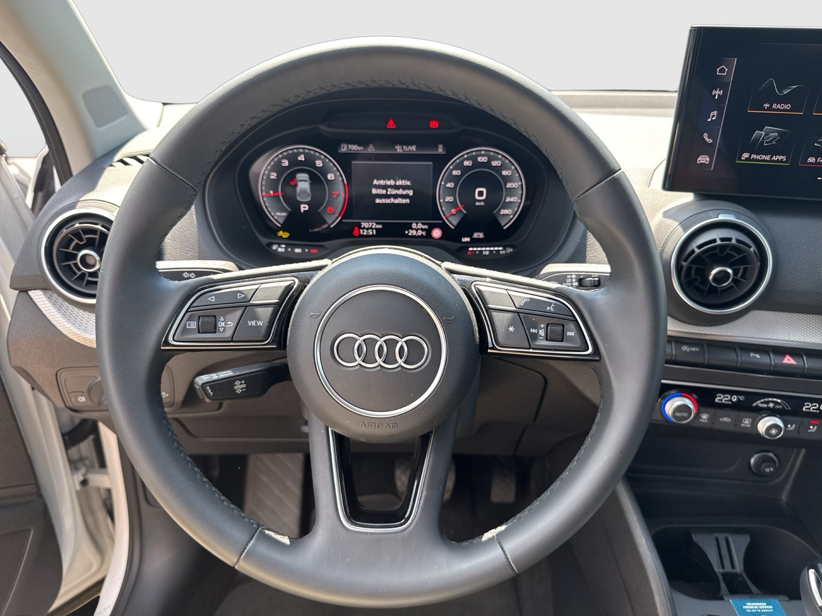 Audi Q2 35 advanced BLACKPAK CAM LM18 EKLAPPE CARPLAY