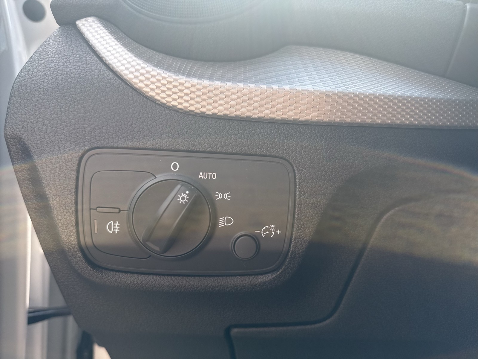 Audi Q2 35 advanced BLACKPAK CAM LM18 EKLAPPE CARPLAY