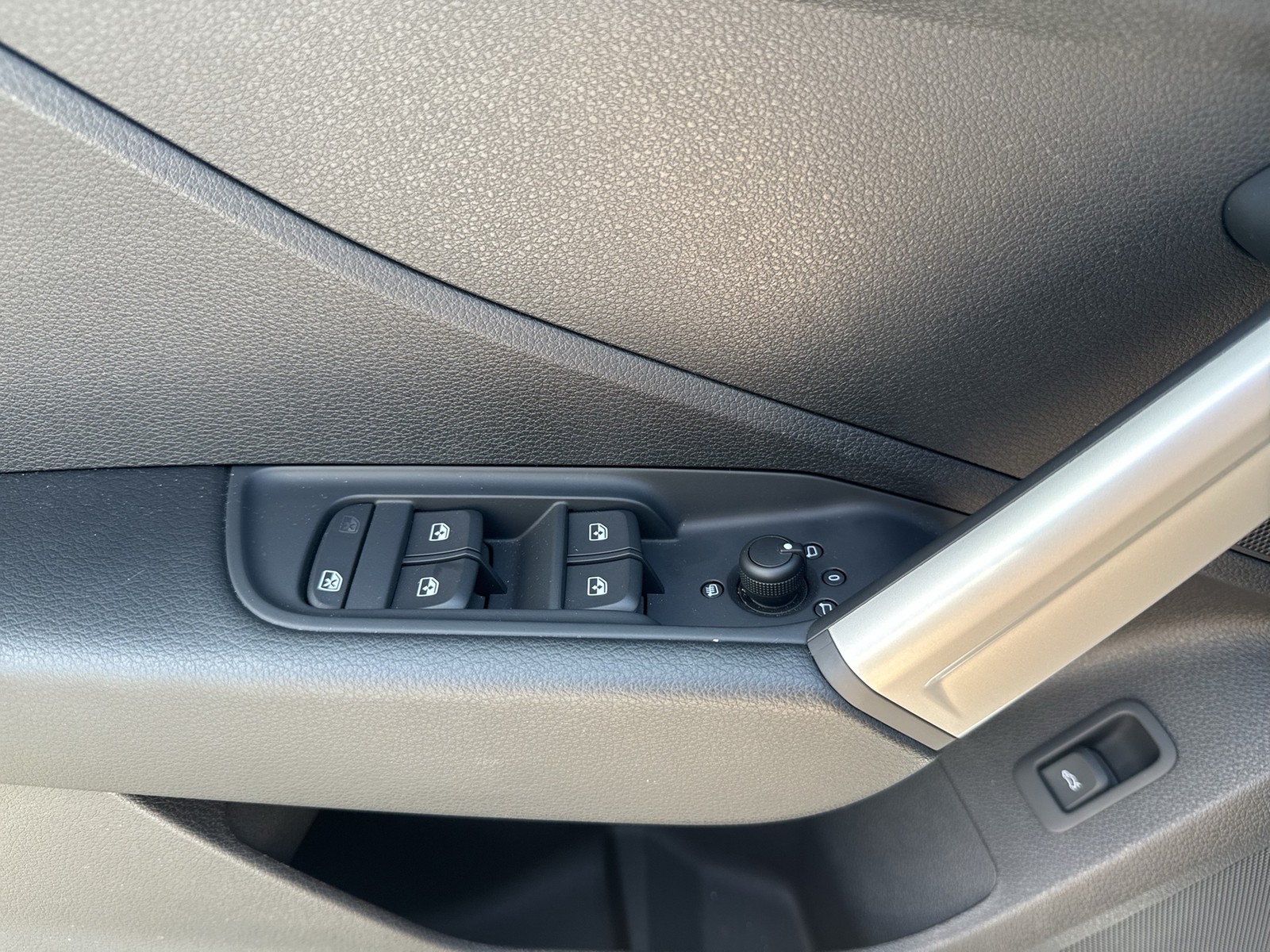 Audi Q2 35 advanced BLACKPAK CAM LM18 EKLAPPE CARPLAY