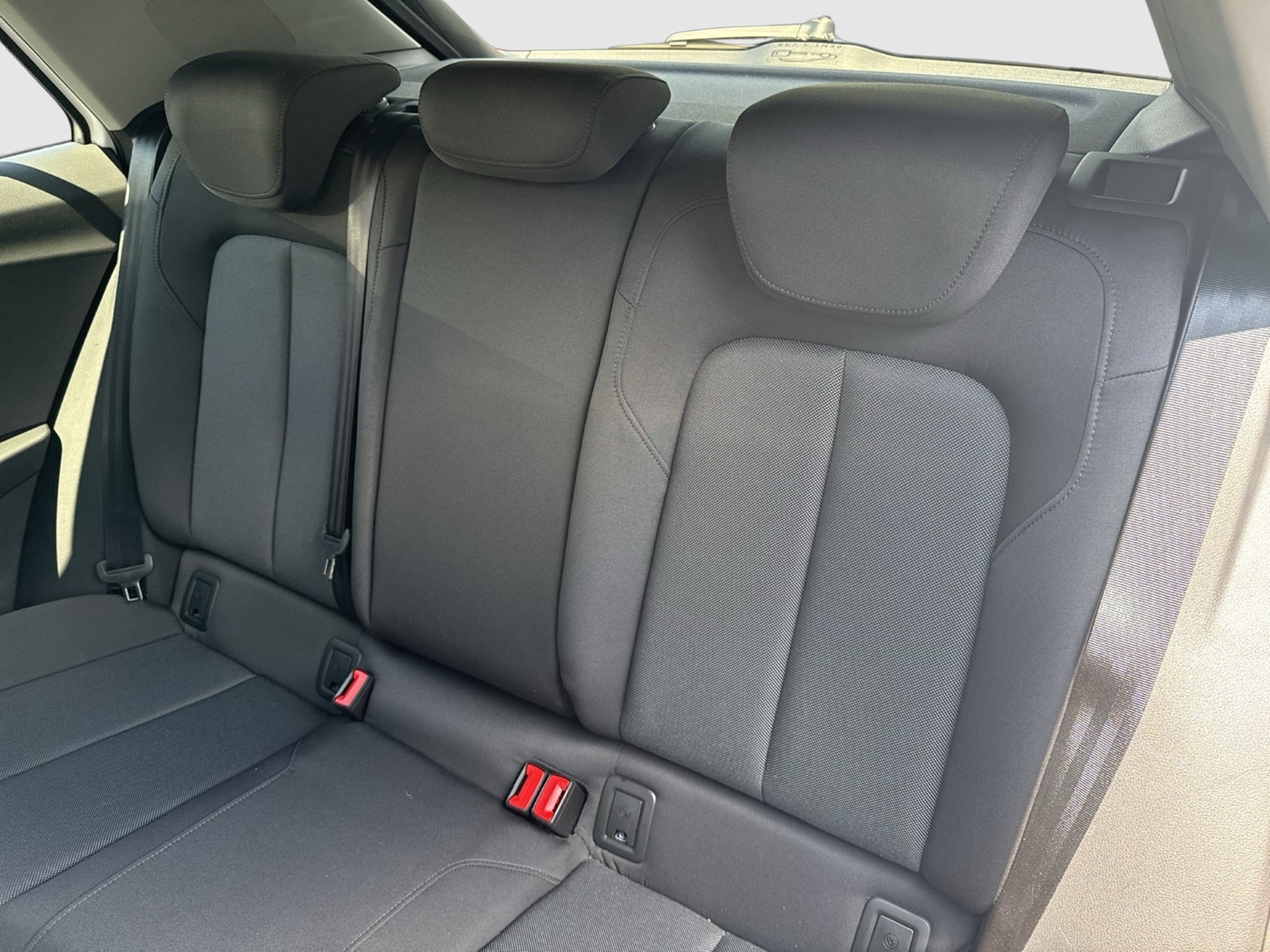 Audi Q2 35 advanced BLACKPAK CAM LM18 EKLAPPE CARPLAY