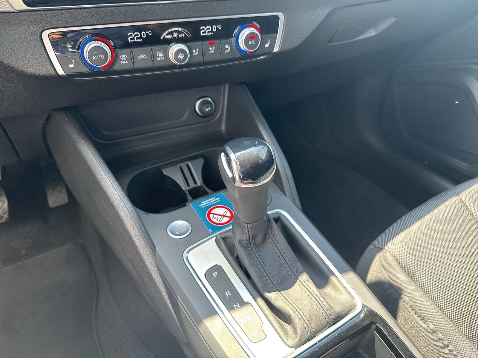 Audi Q2 35 advanced BLACKPAK CAM LM18 EKLAPPE CARPLAY