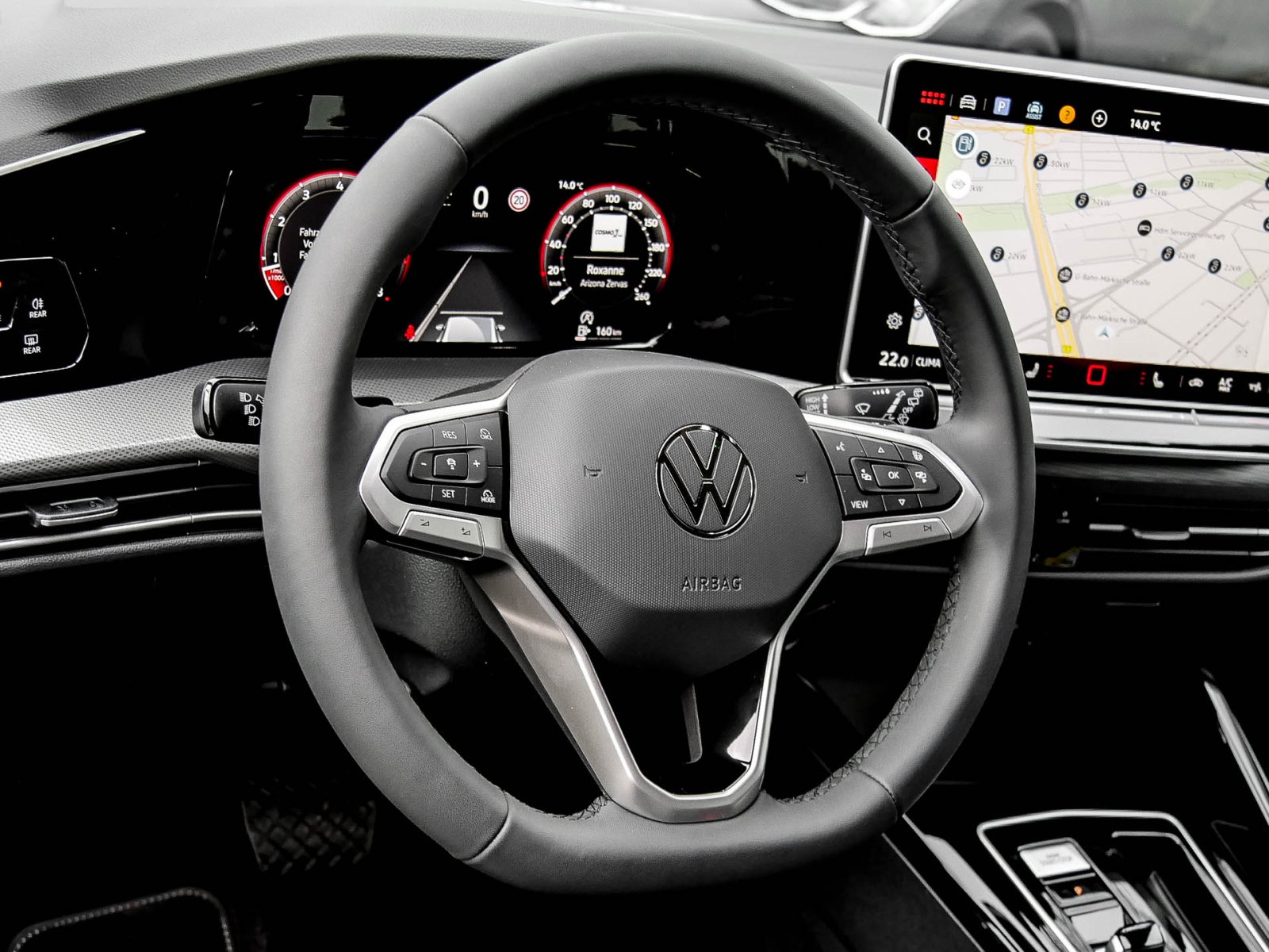 Volkswagen Golf VIII 1.5 eTSI STYLE CAM ACC LM18