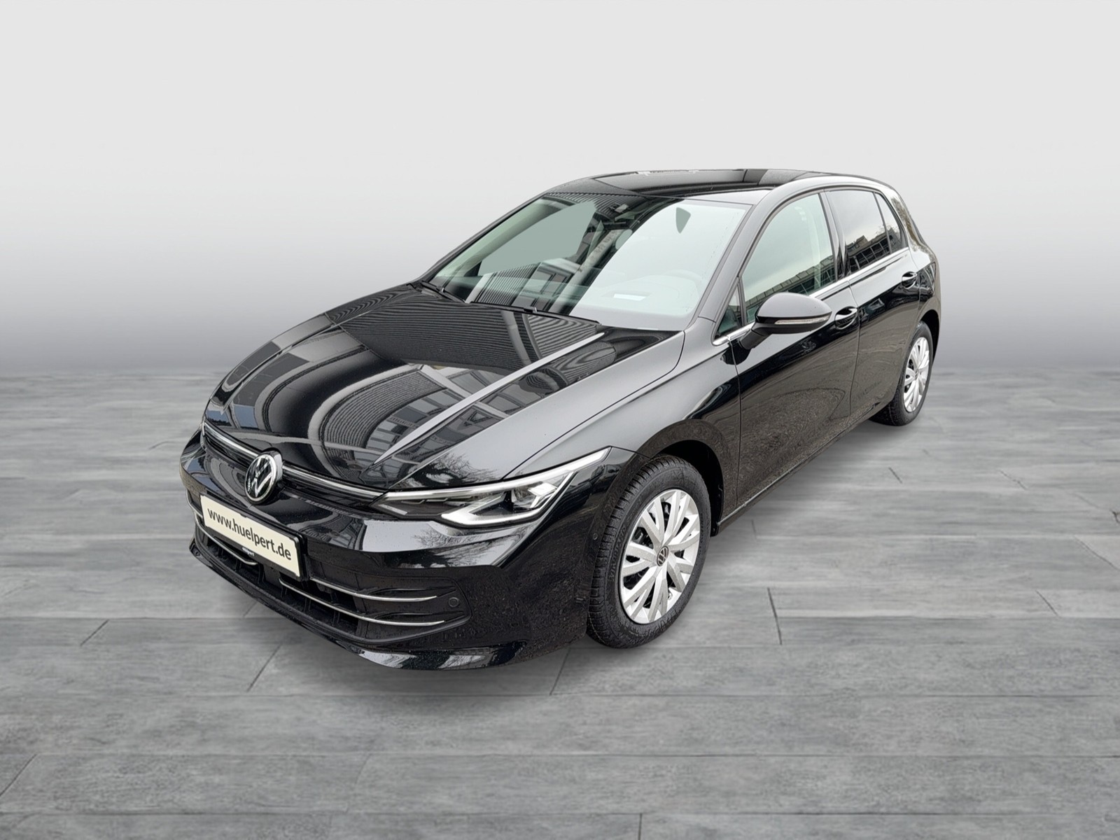 Volkswagen Golf VIII 1.5 eTSI STYLE AHK CAM LM18