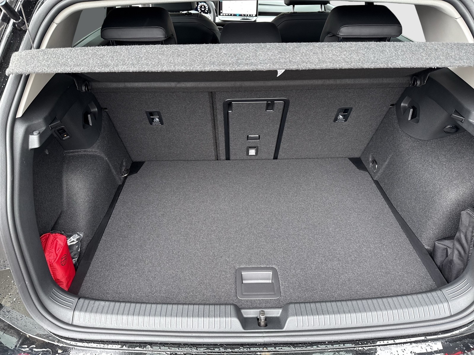 Volkswagen Golf VIII 1.5 eTSI STYLE AHK CAM LM18