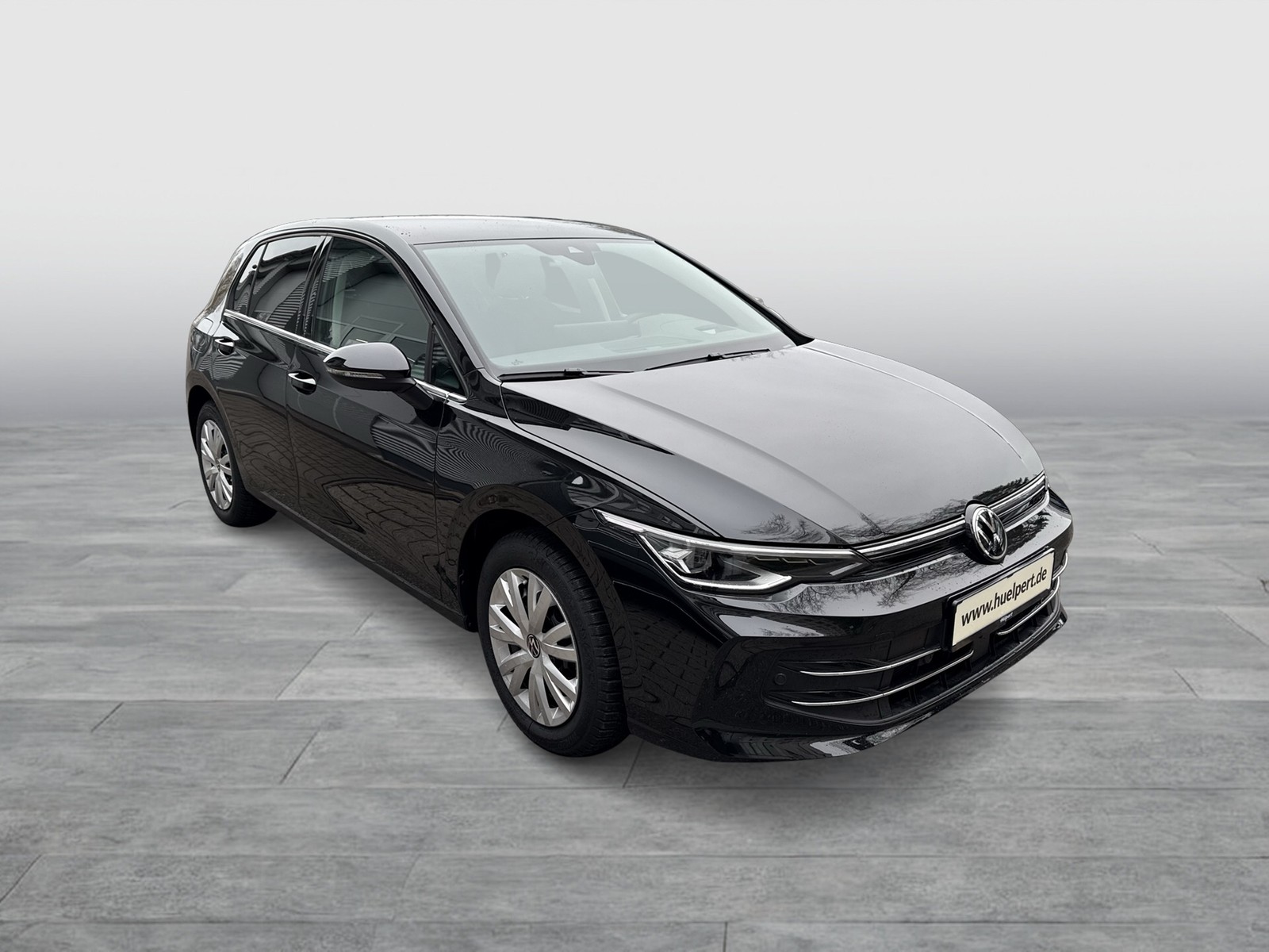 Volkswagen Golf VIII 1.5 eTSI STYLE AHK CAM LM18