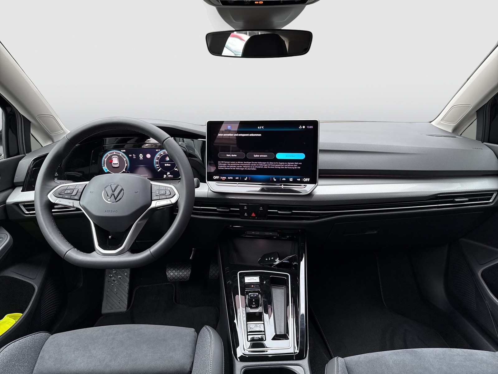 Volkswagen Golf VIII 1.5 eTSI STYLE AHK CAM LM18