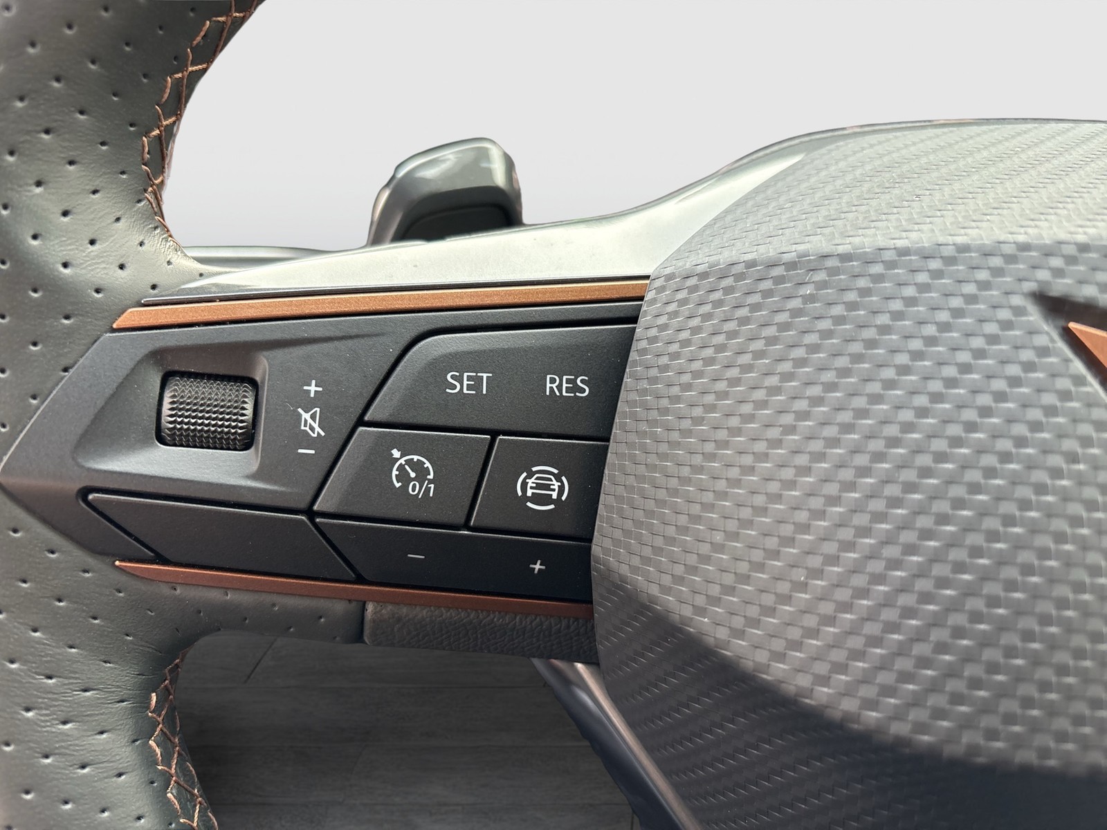 Cupra Leon ST 1.4 HYBRID LM18 NAVI SITZHEIZ. EINPARKH.