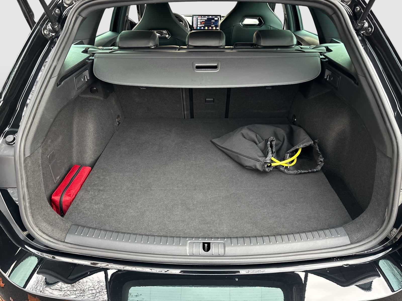 Cupra Leon ST 1.4 HYBRID LM18 NAVI SITZHEIZ. EINPARKH.