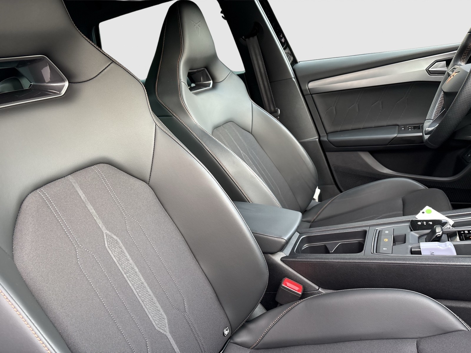 Cupra Leon ST 1.4 HYBRID LM18 NAVI SITZHEIZ. EINPARKH.