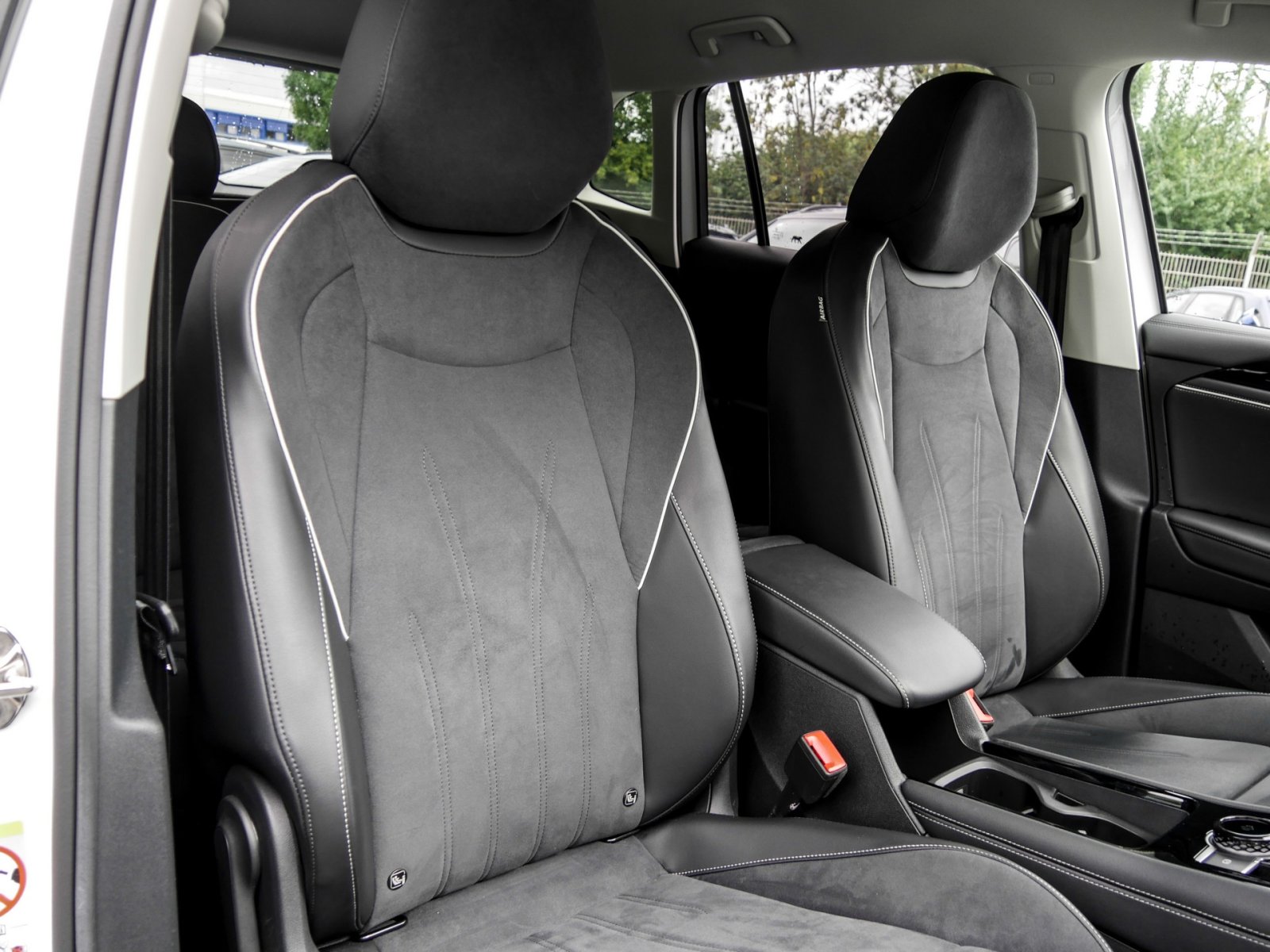Volkswagen Tiguan 1.5 eTSI ELEGANCE NEUES MODELL AHK 360CAM
