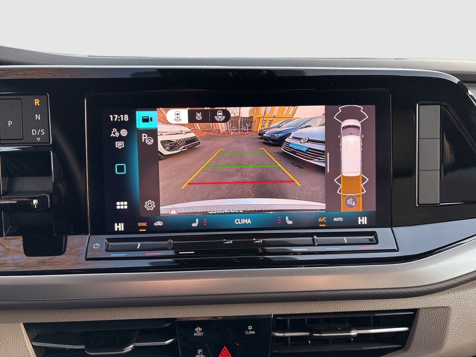 Volkswagen T7 Multivan 2.0 LIFE BETT 6SITZE AHK CAM NAVI