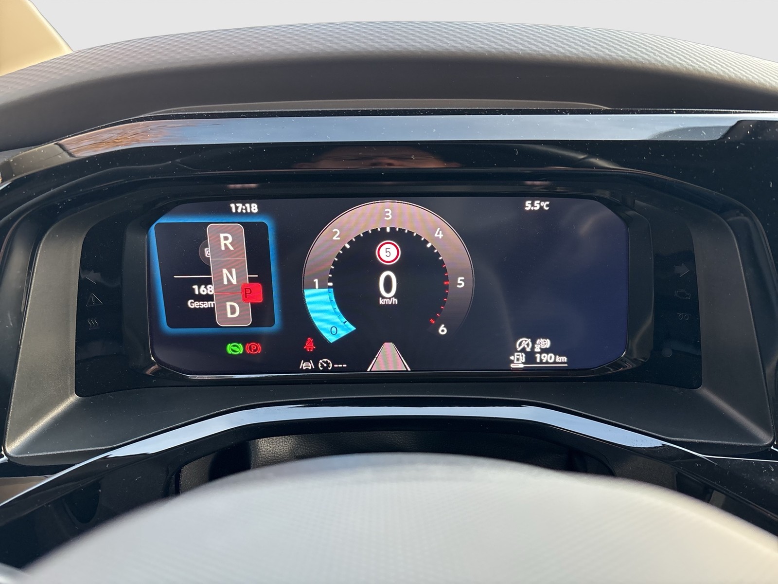 Volkswagen T7 Multivan 2.0 LIFE BETT 6SITZE AHK CAM NAVI