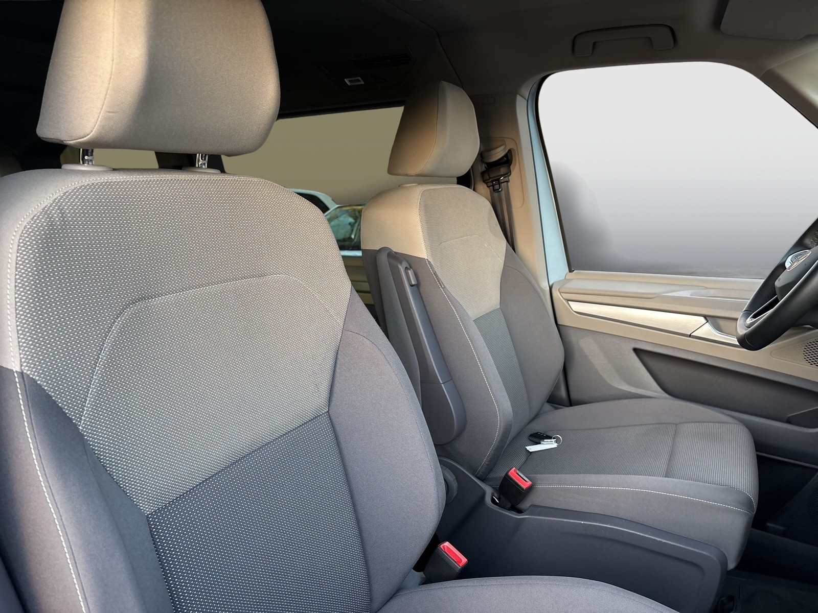 Volkswagen T7 Multivan 2.0 LIFE BETT 6SITZE AHK CAM NAVI