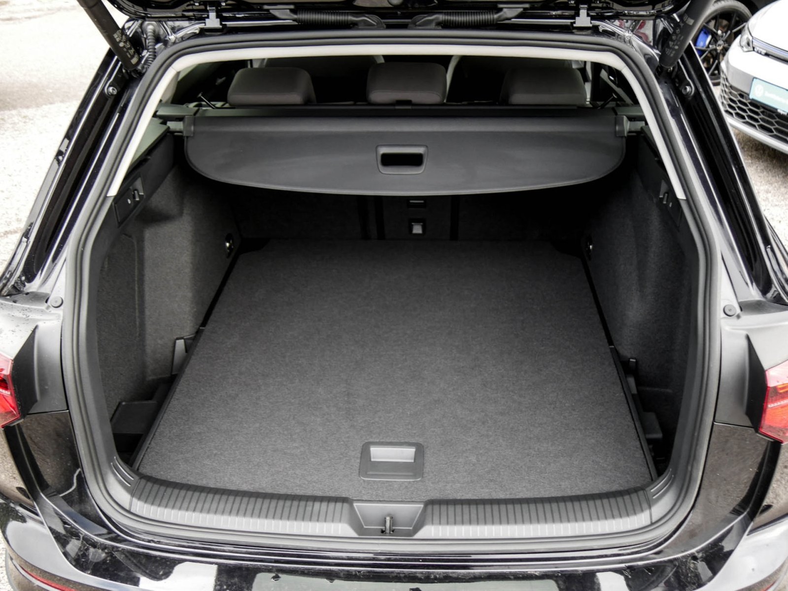 Volkswagen Golf Variant VIII 2.0 ALLTRACK 4X4 CAM ACC LM18